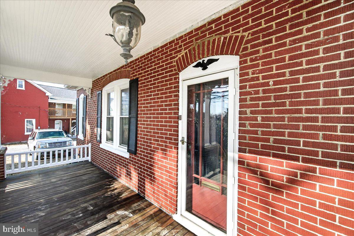 HALFWAY - Residential