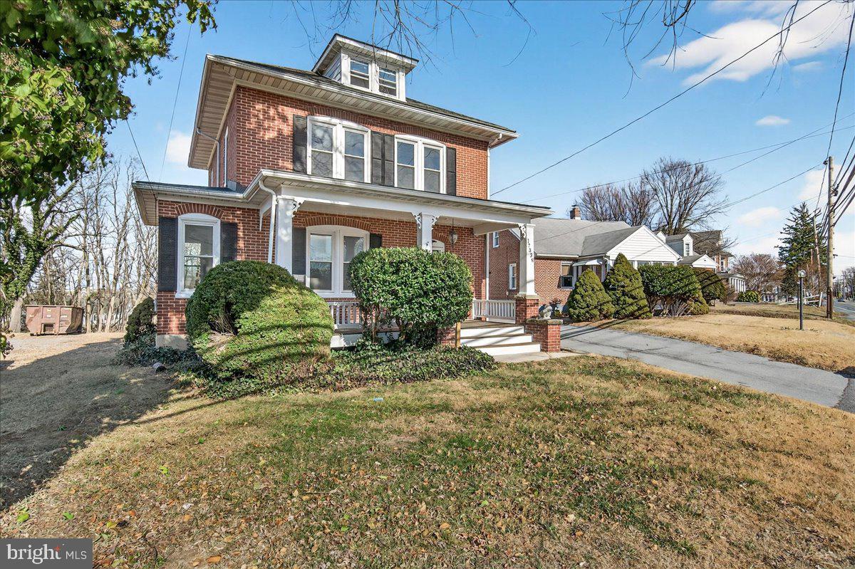 HALFWAY - Residential