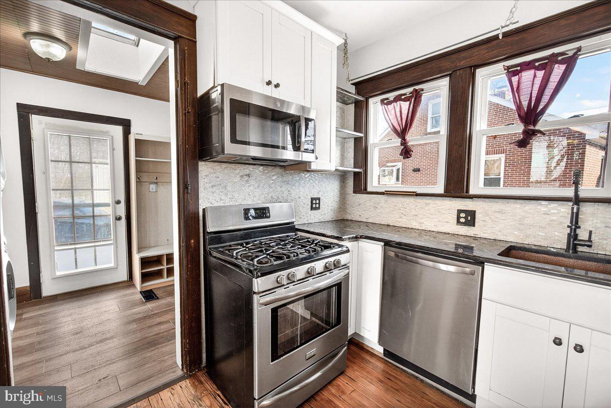 HALFWAY - Residential