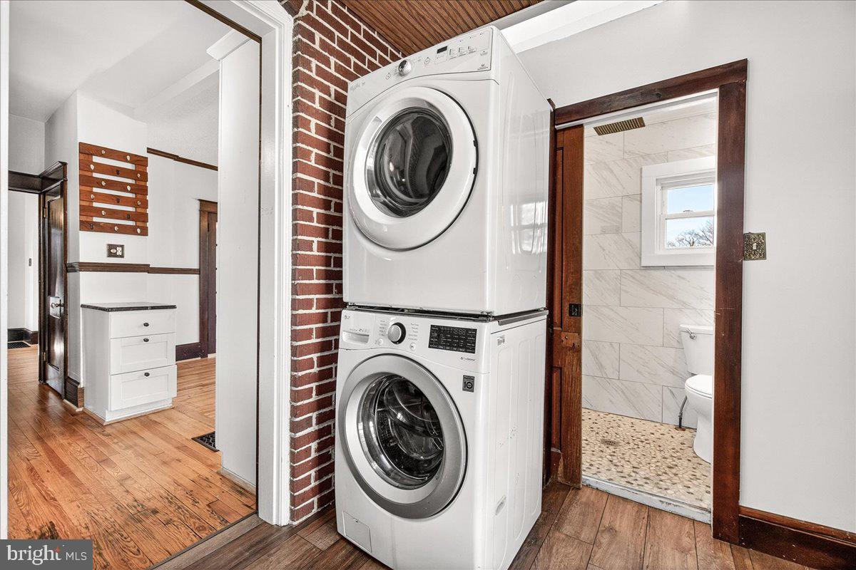 HALFWAY - Residential