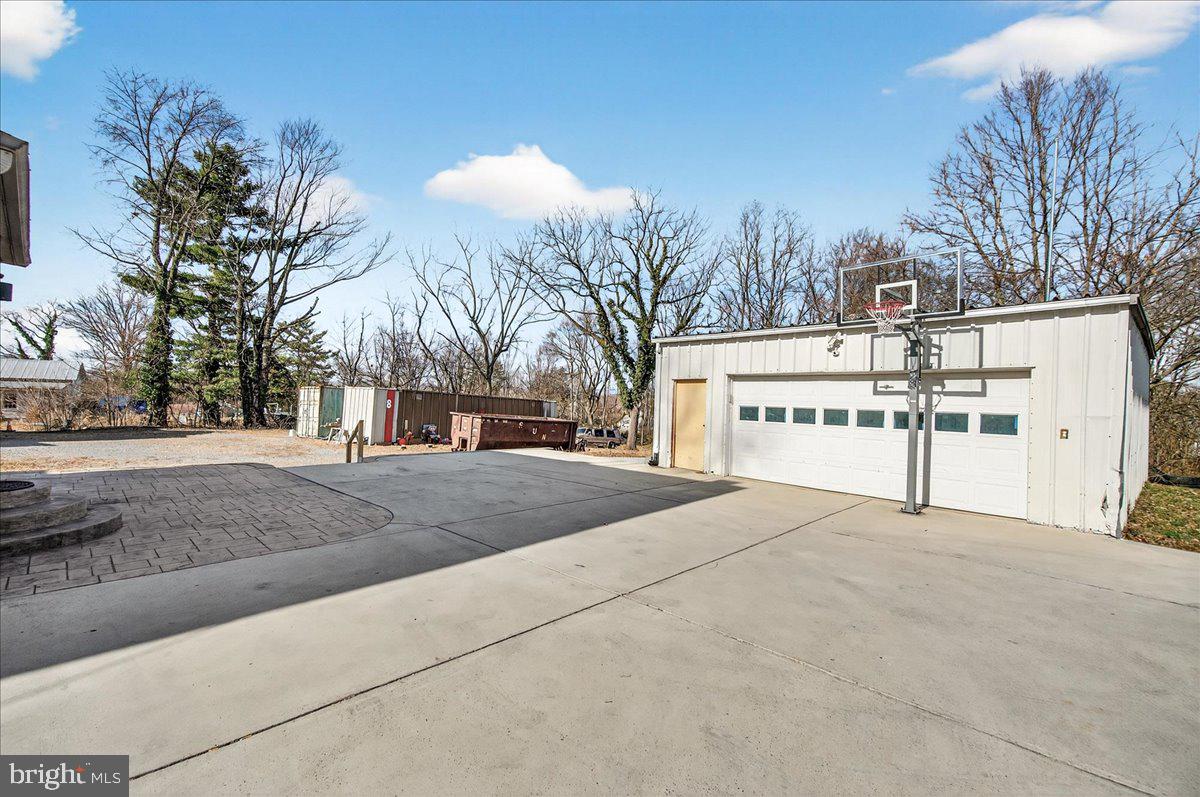 HALFWAY - Residential