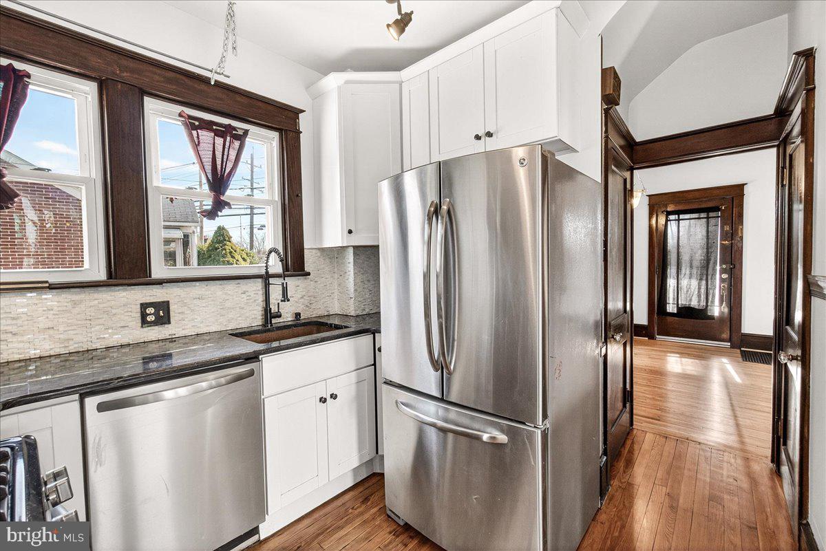 HALFWAY - Residential