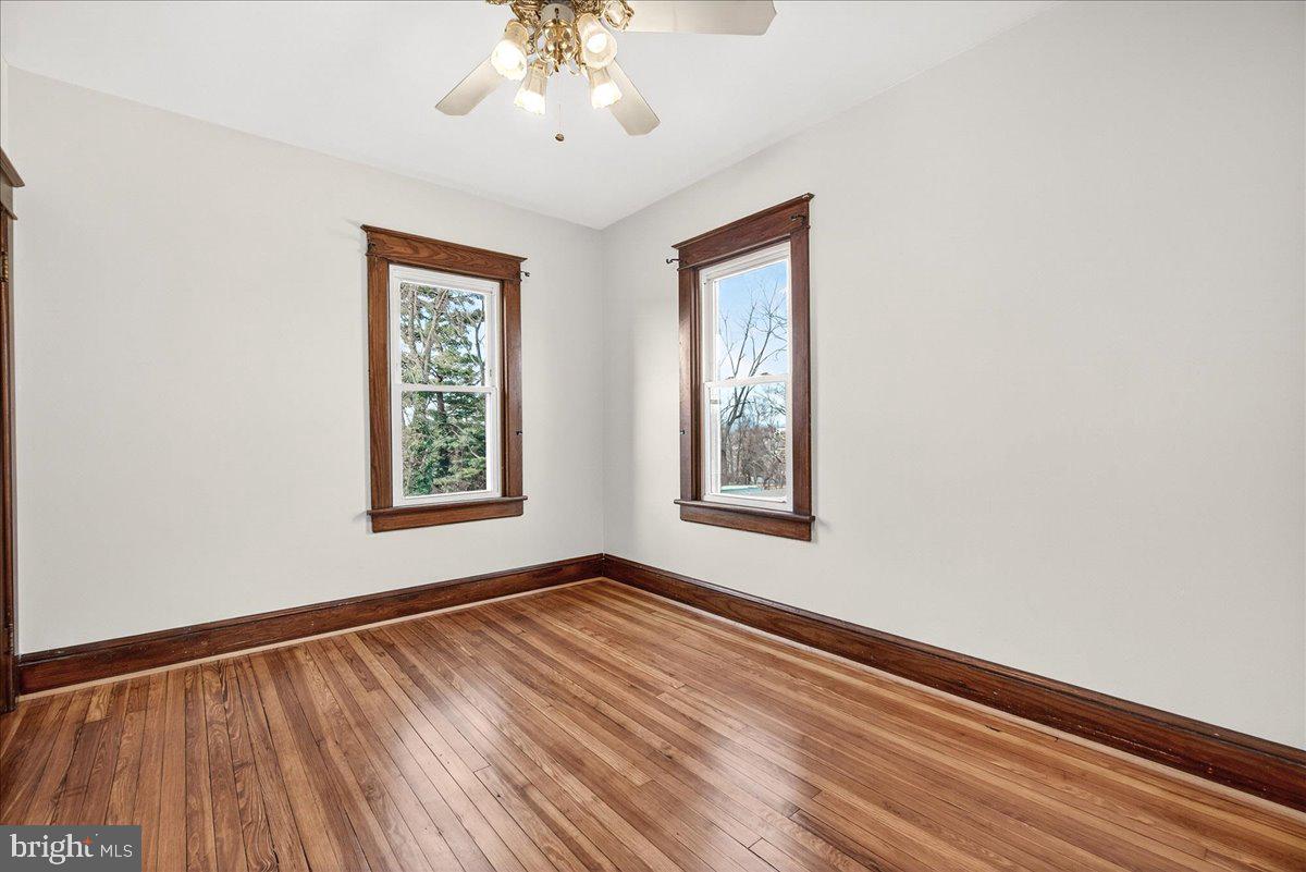 HALFWAY - Residential