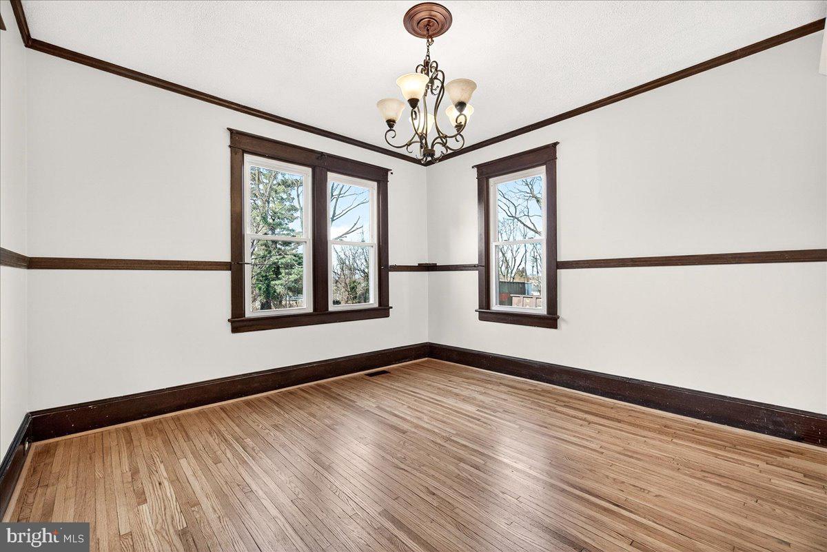 HALFWAY - Residential