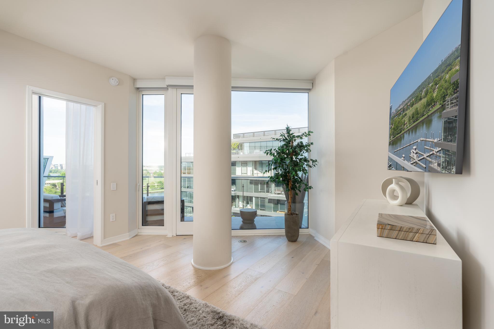 SOUTHWEST WATERFRONT - Residential