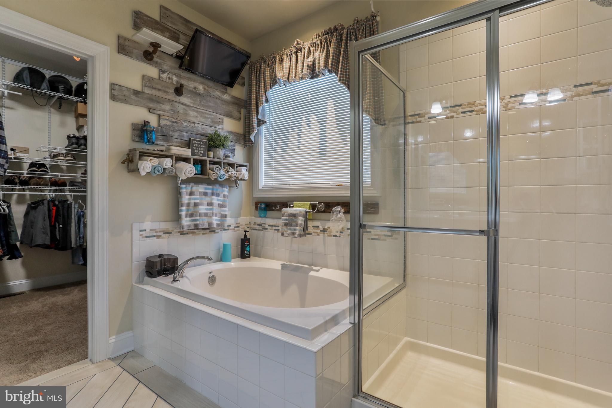 LAKELAND PLACE - Residential