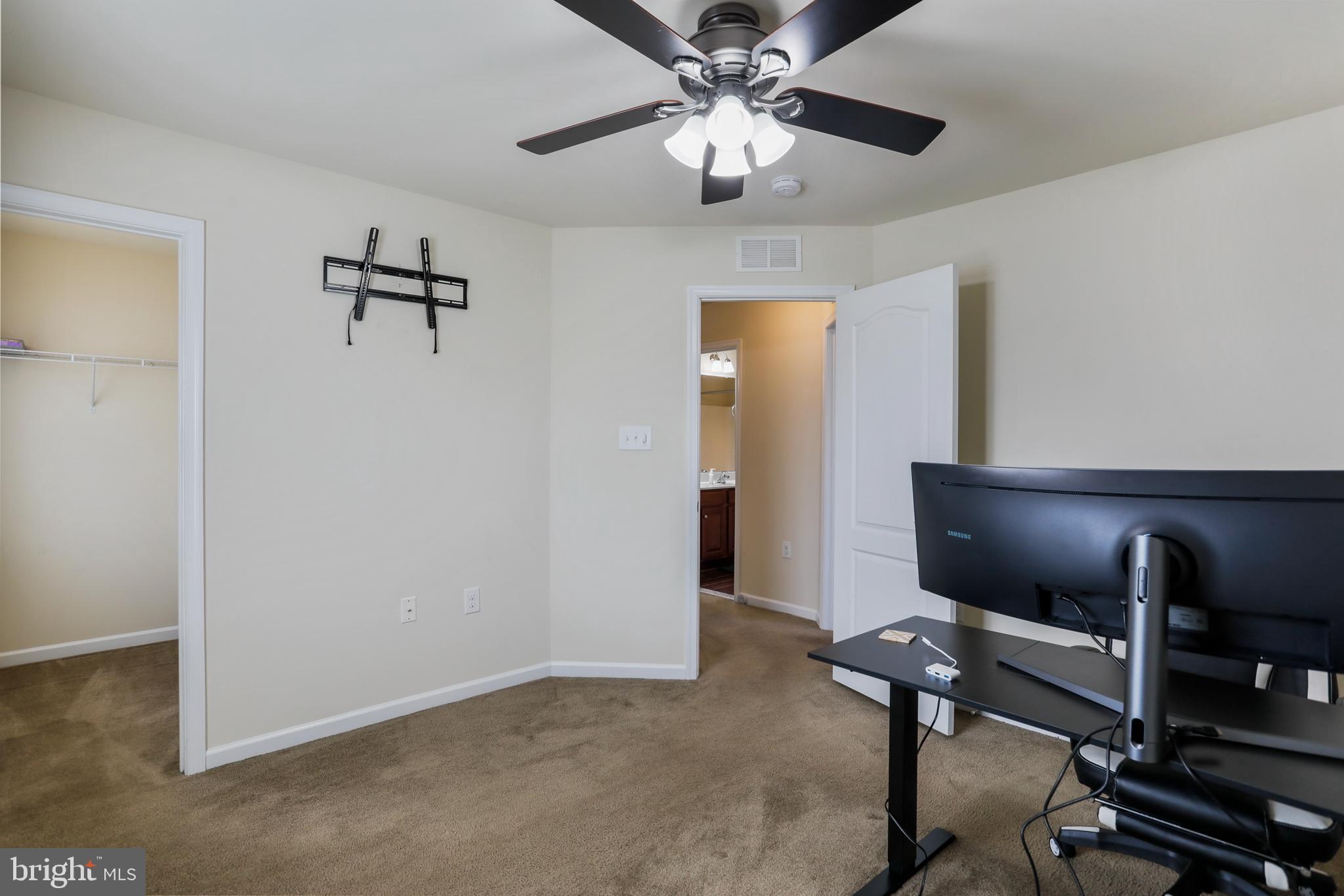 LAKELAND PLACE - Residential