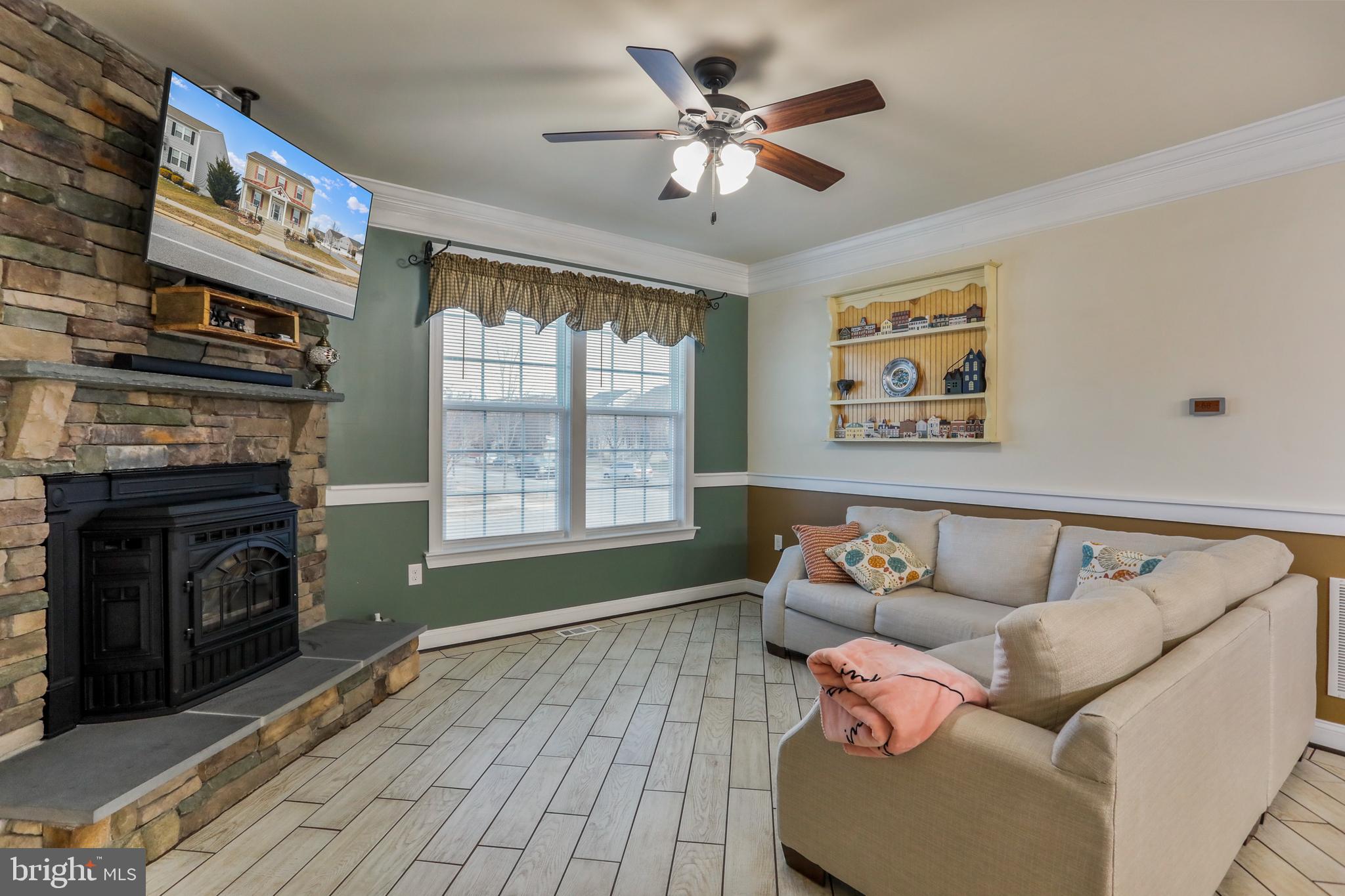 LAKELAND PLACE - Residential