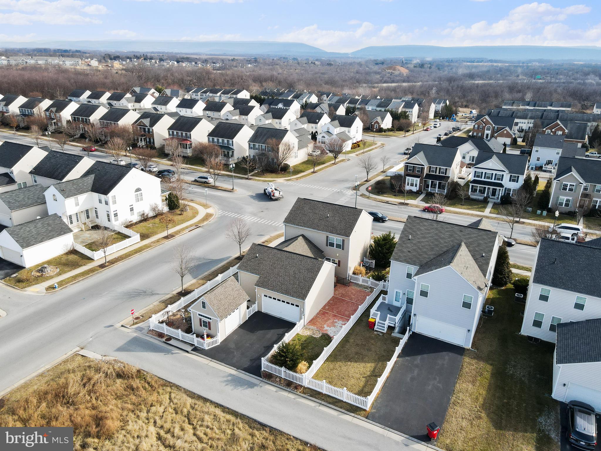 LAKELAND PLACE - Residential