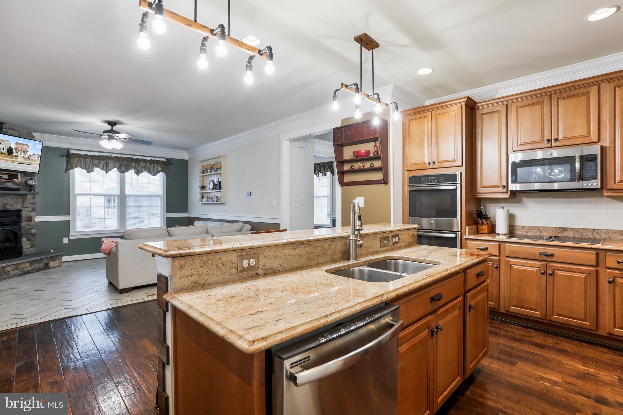 LAKELAND PLACE - Residential