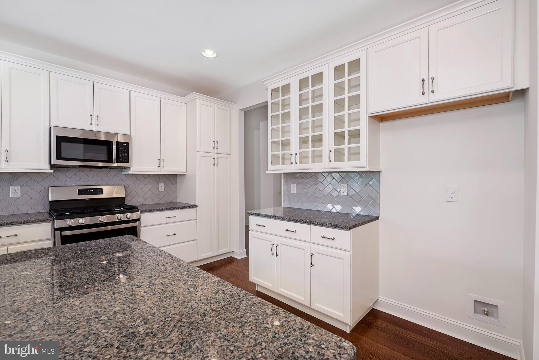 GREENE HILL FARM EST - Residential