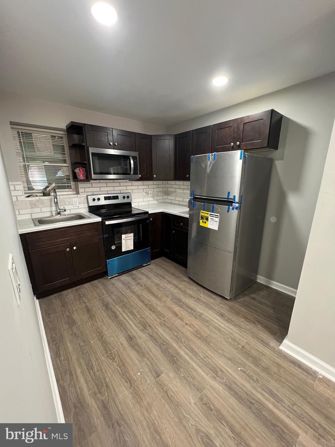 1941 E SOMERSET STREET