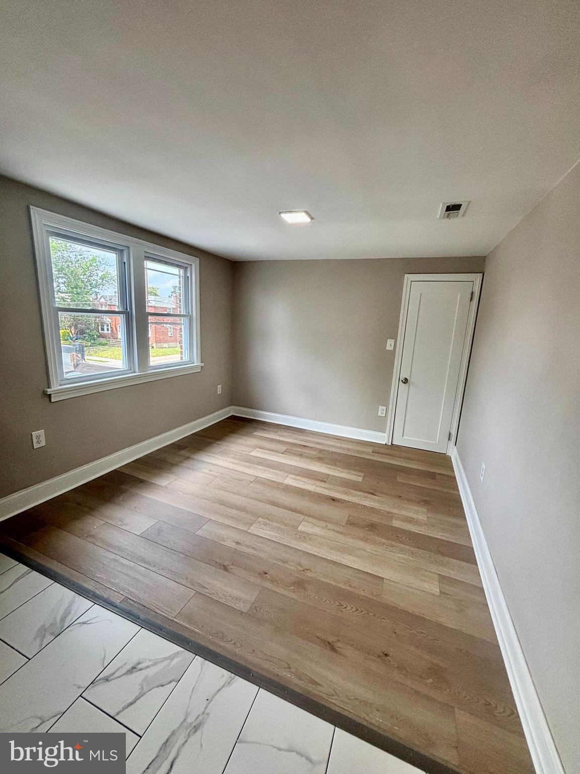 6828 OXFORD AVENUE 2ND FLOOR