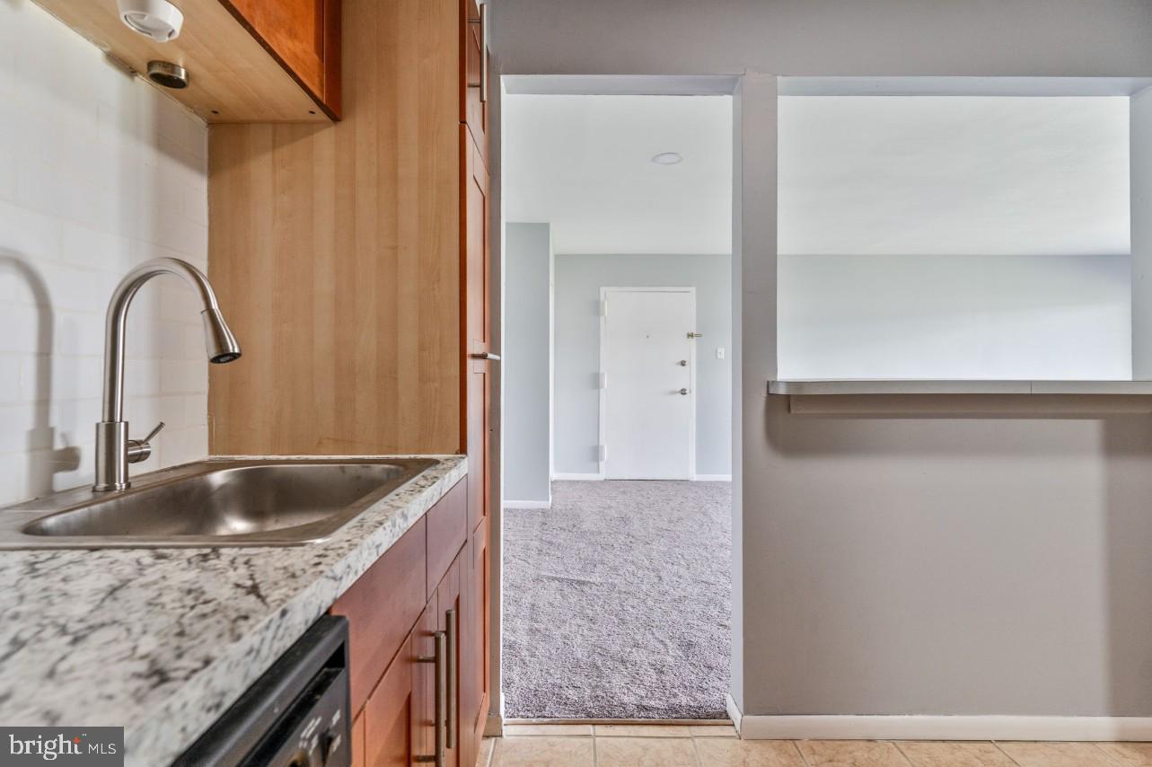 TREETOP CONDO - Residential