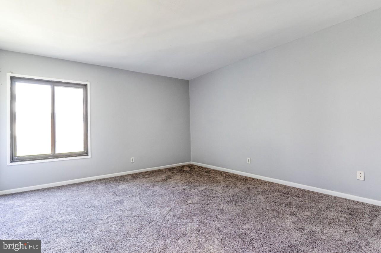 TREETOP CONDO - Residential