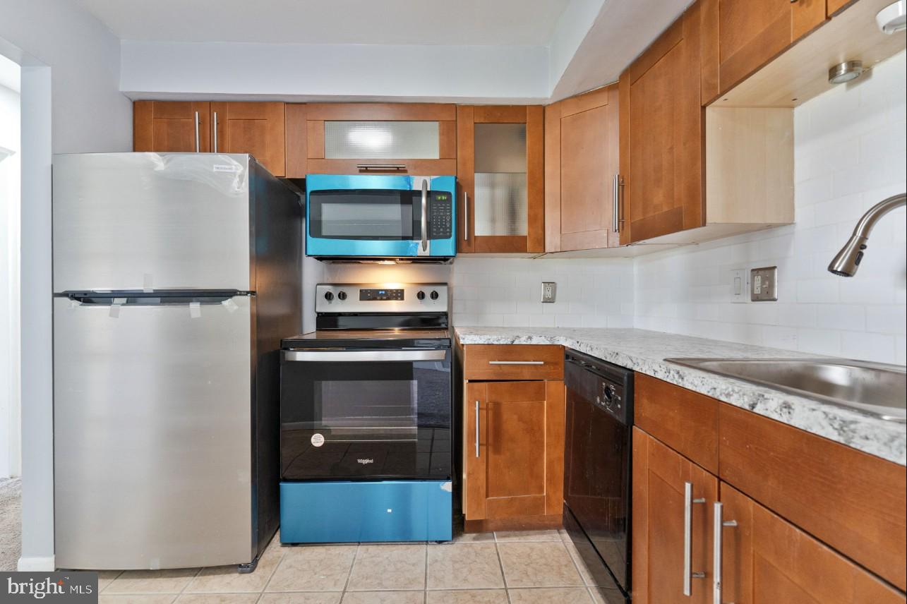 TREETOP CONDO - Residential