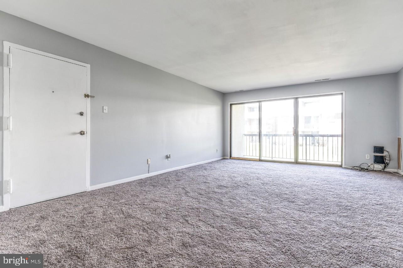 TREETOP CONDO - Residential