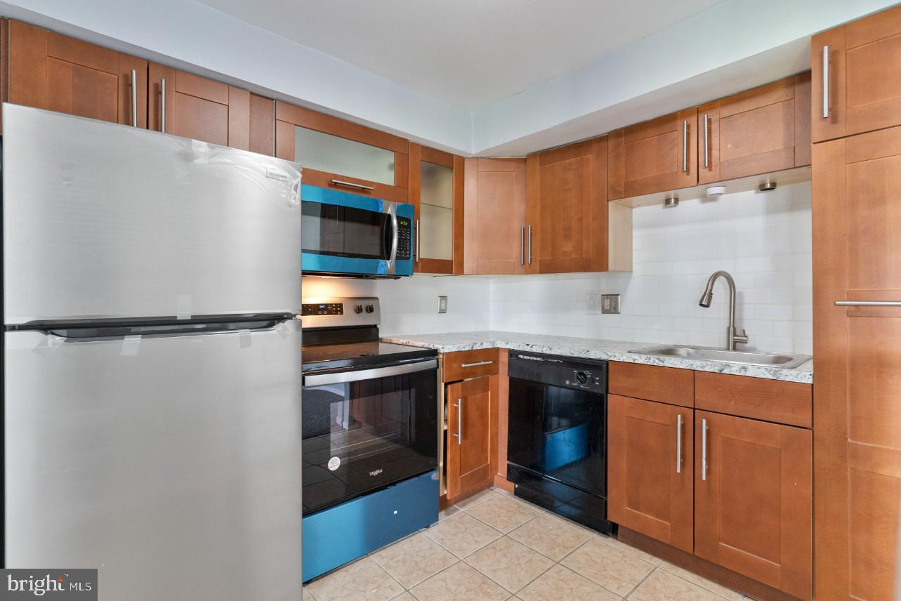 TREETOP CONDO - Residential