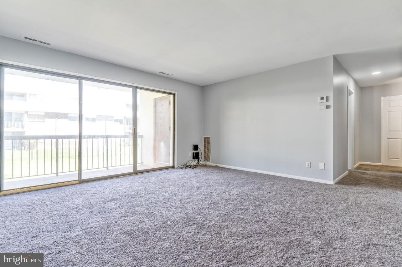 TREETOP CONDO - Residential
