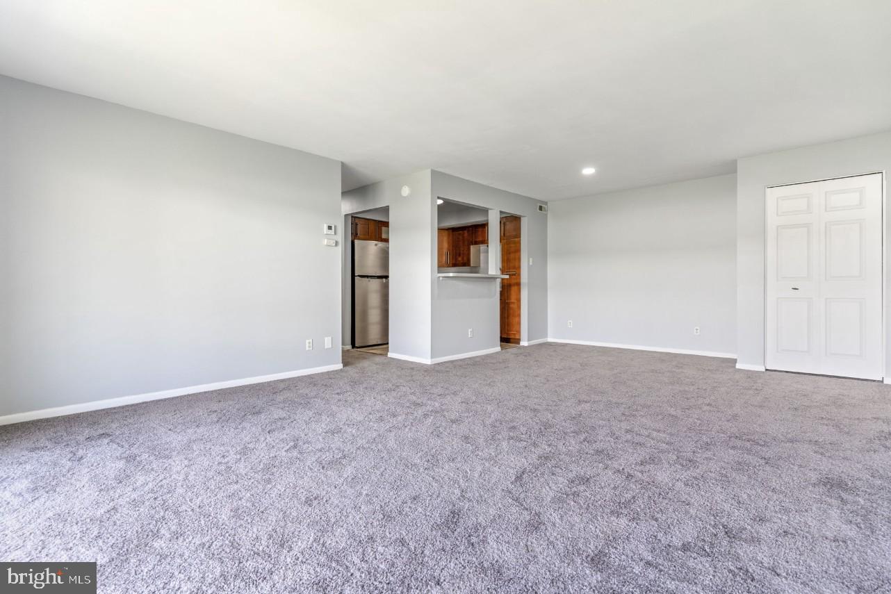 TREETOP CONDO - Residential