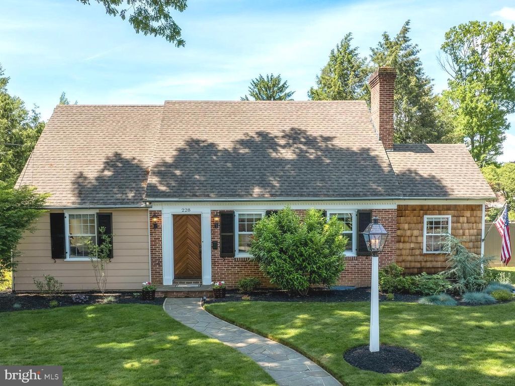 Photo of 228 W Gramby Street, Manheim, PA 17545 (MLS # PALA2051472)