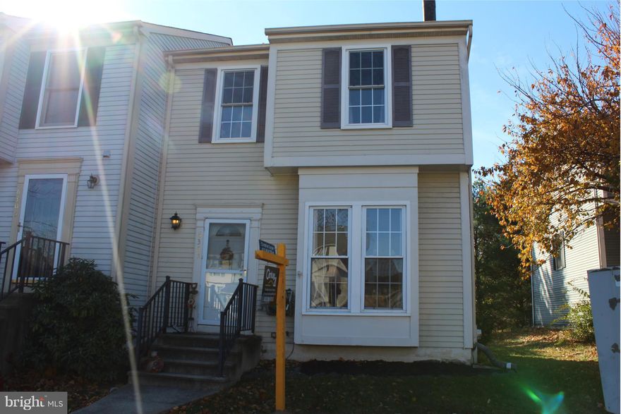 NICE END UNIT TOWN HOME!!! MANY GREAT FEATURES INCLUDES HUGE FINISHED LOWER LEVEL WITH POSSIBLE EXTRA BEDROOM OR ENTERTAINMENT SPACE.COZY LIVING ROOM WITH FIREPLACE& SEPERATE DINNING ROOM. UPPER LEVEL WITH LARGE MASTER BEDROOM& BATH. SPACIOUS FENCED YARD WITH DECK & SHED. SELLER OFFERING ONE YEAR HOME WARRANTY!! TWO PARKING SPACES CONVEY..A MUST SEE PRICED TO SELL..