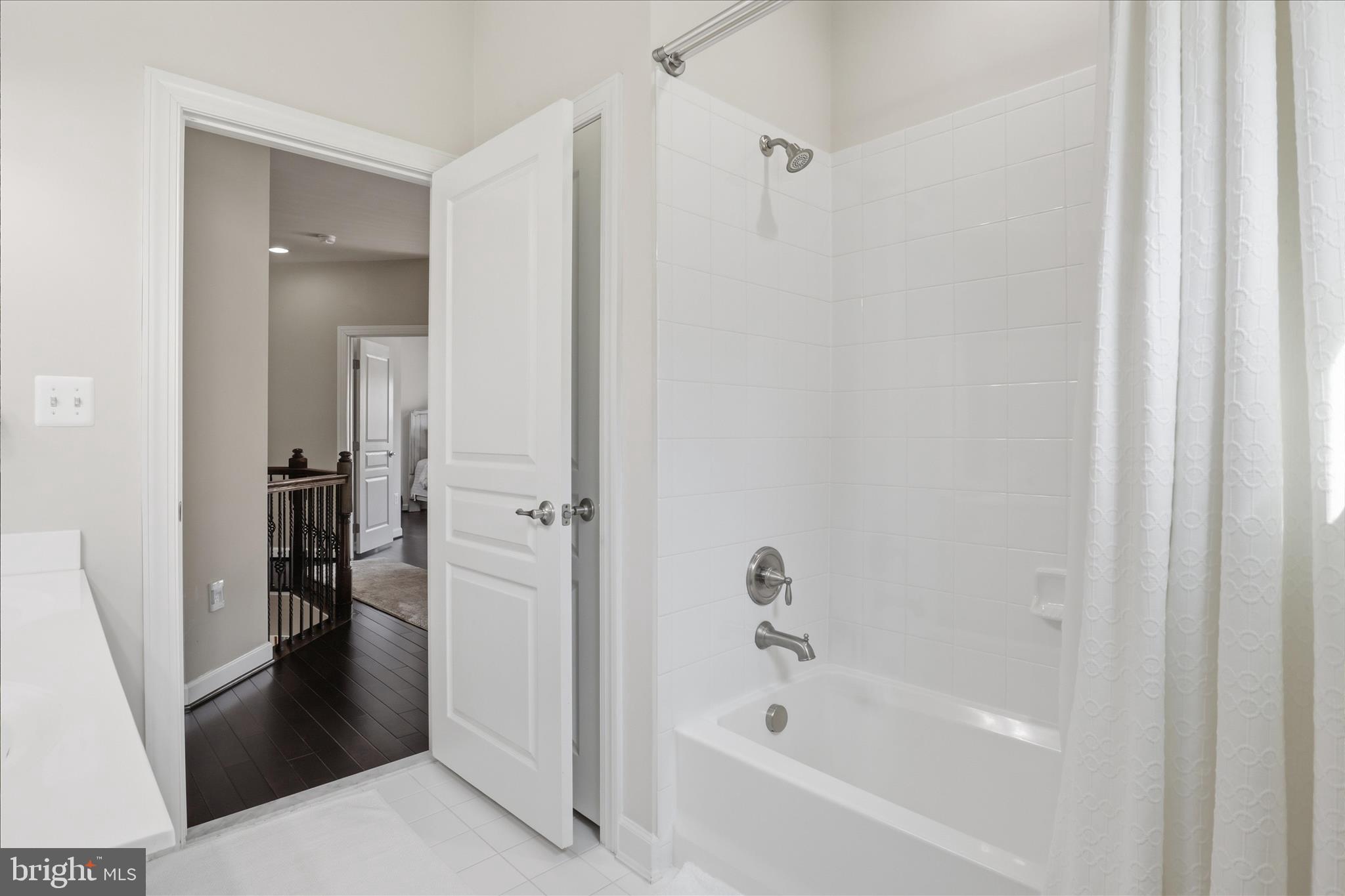 OAK CREEK - Residential