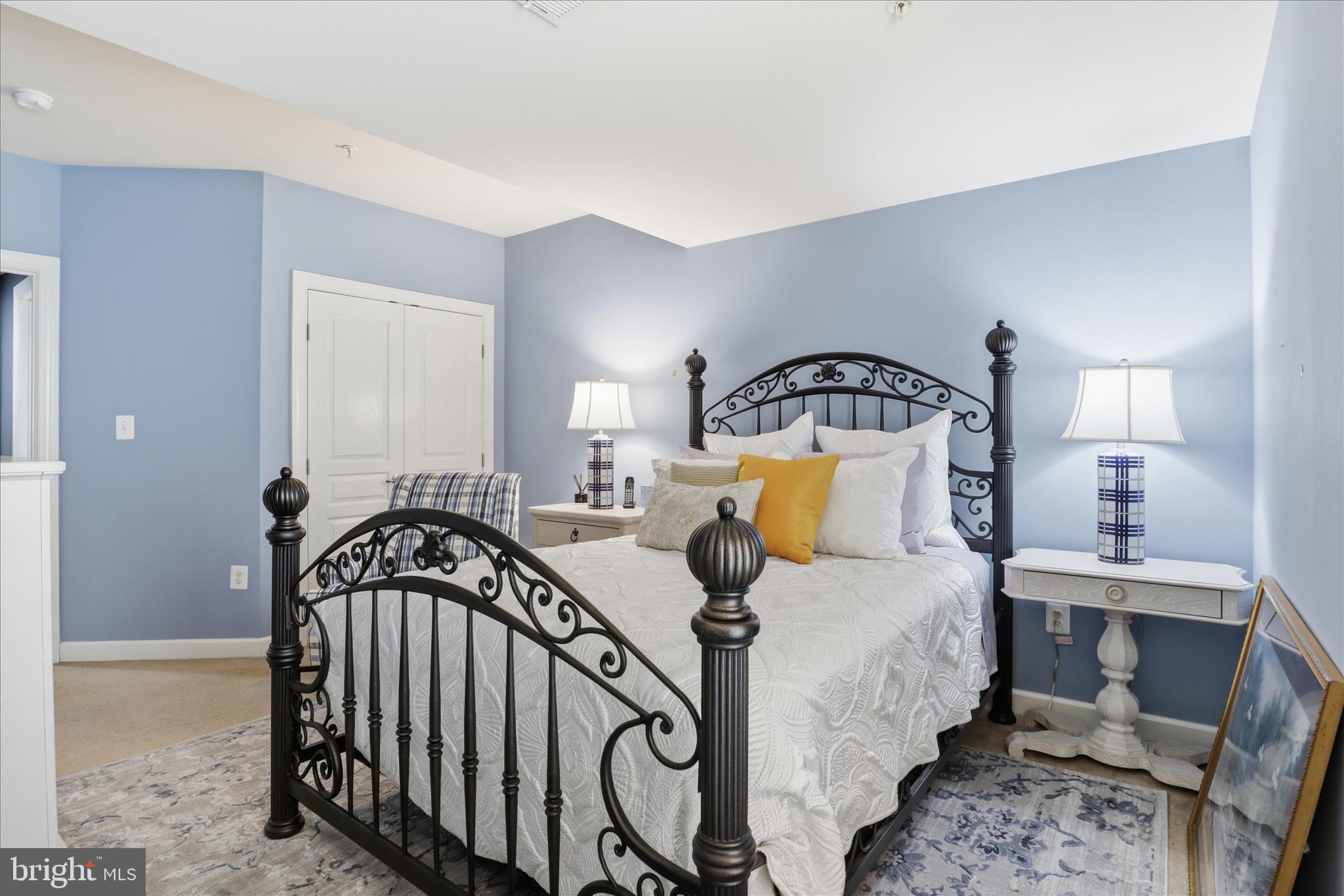 OAK CREEK - Residential