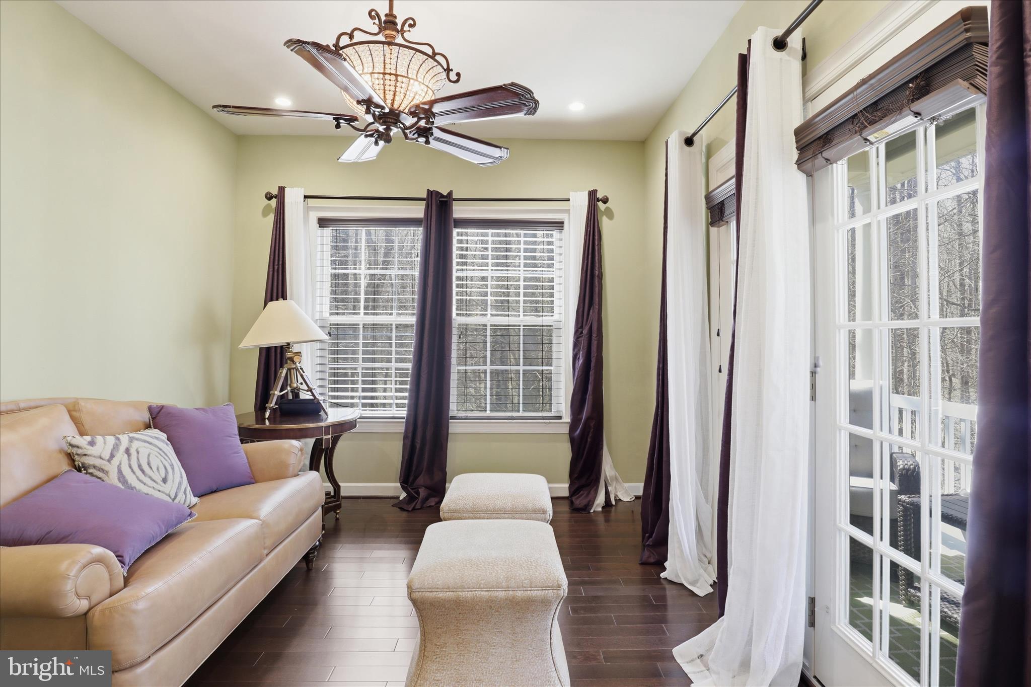 OAK CREEK - Residential