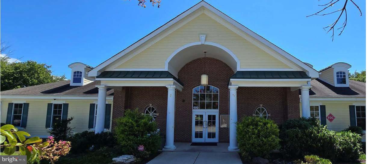 OAK CREEK - Residential