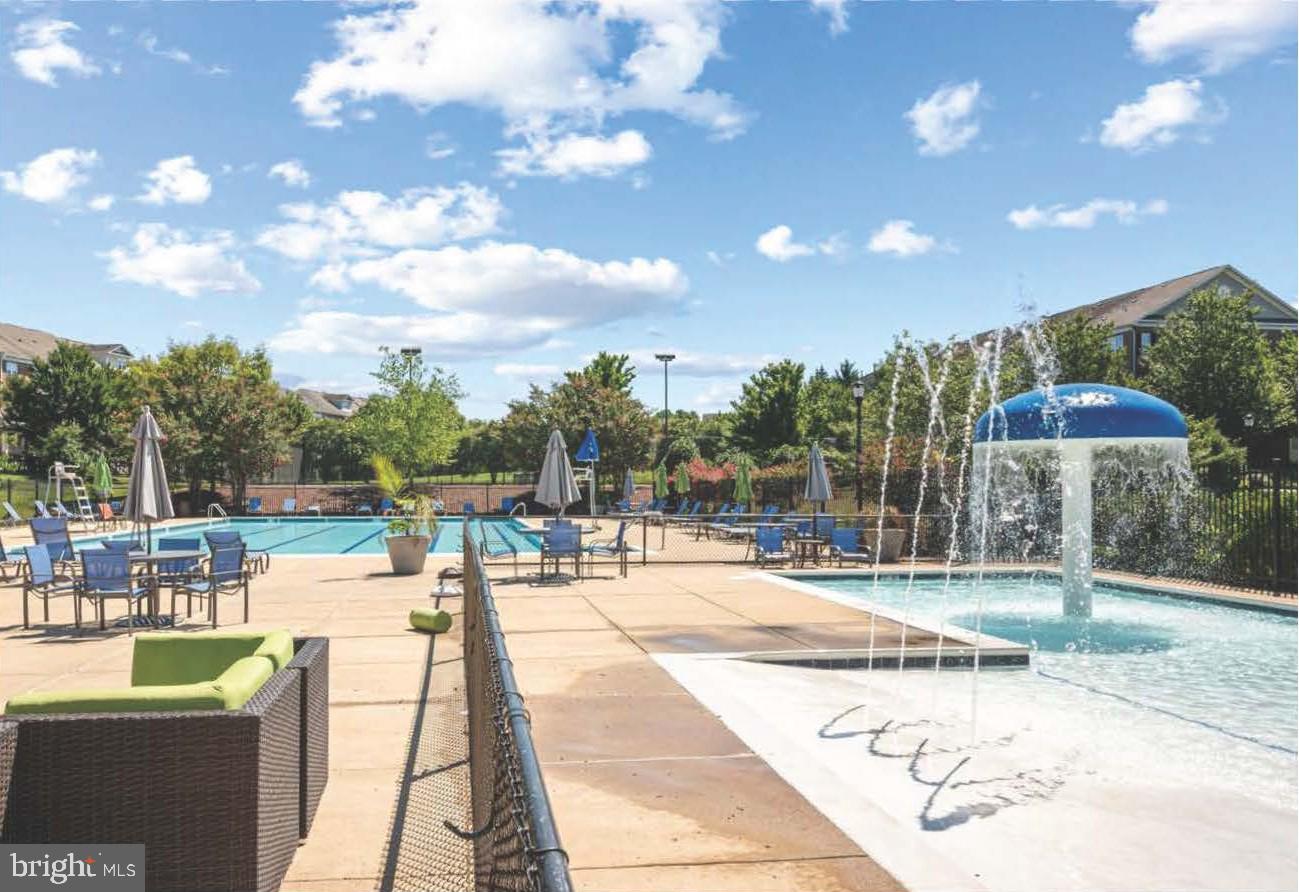 OAK CREEK - Residential