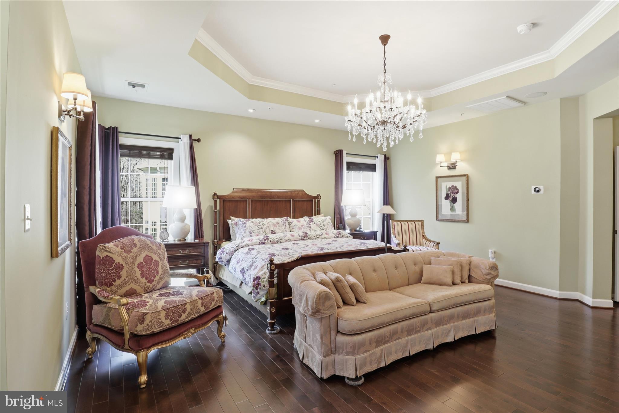 OAK CREEK - Residential