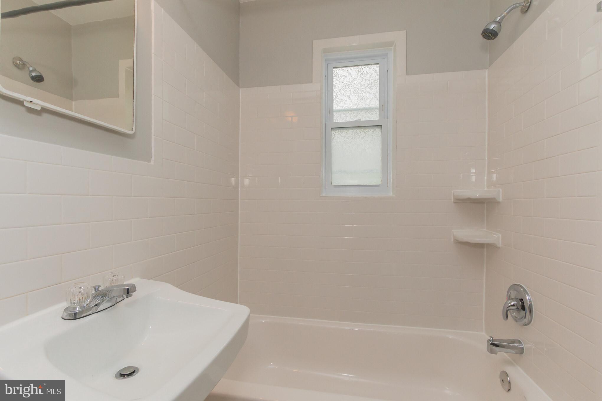 ROSEMONT - Residential Lease