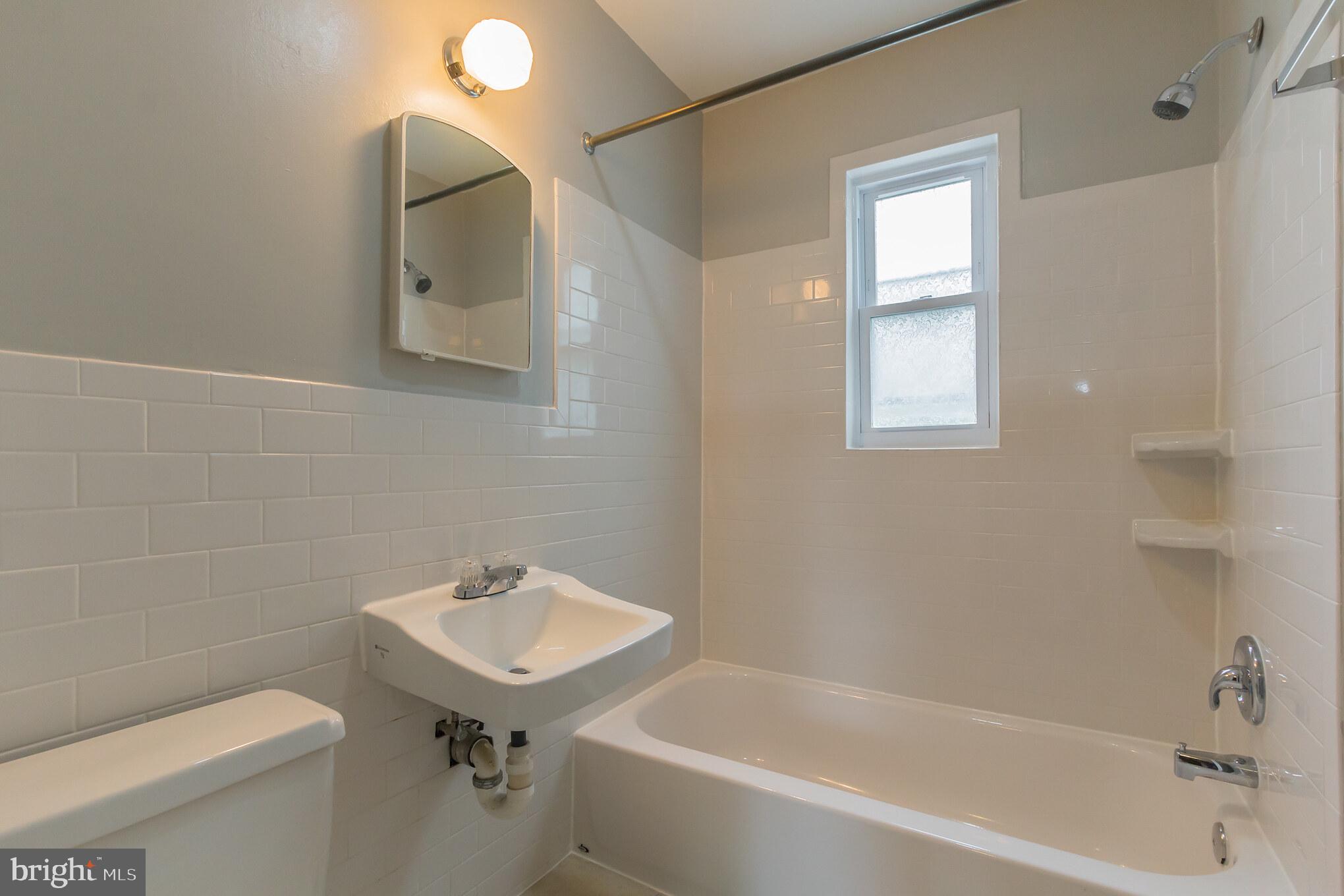 ROSEMONT - Residential Lease