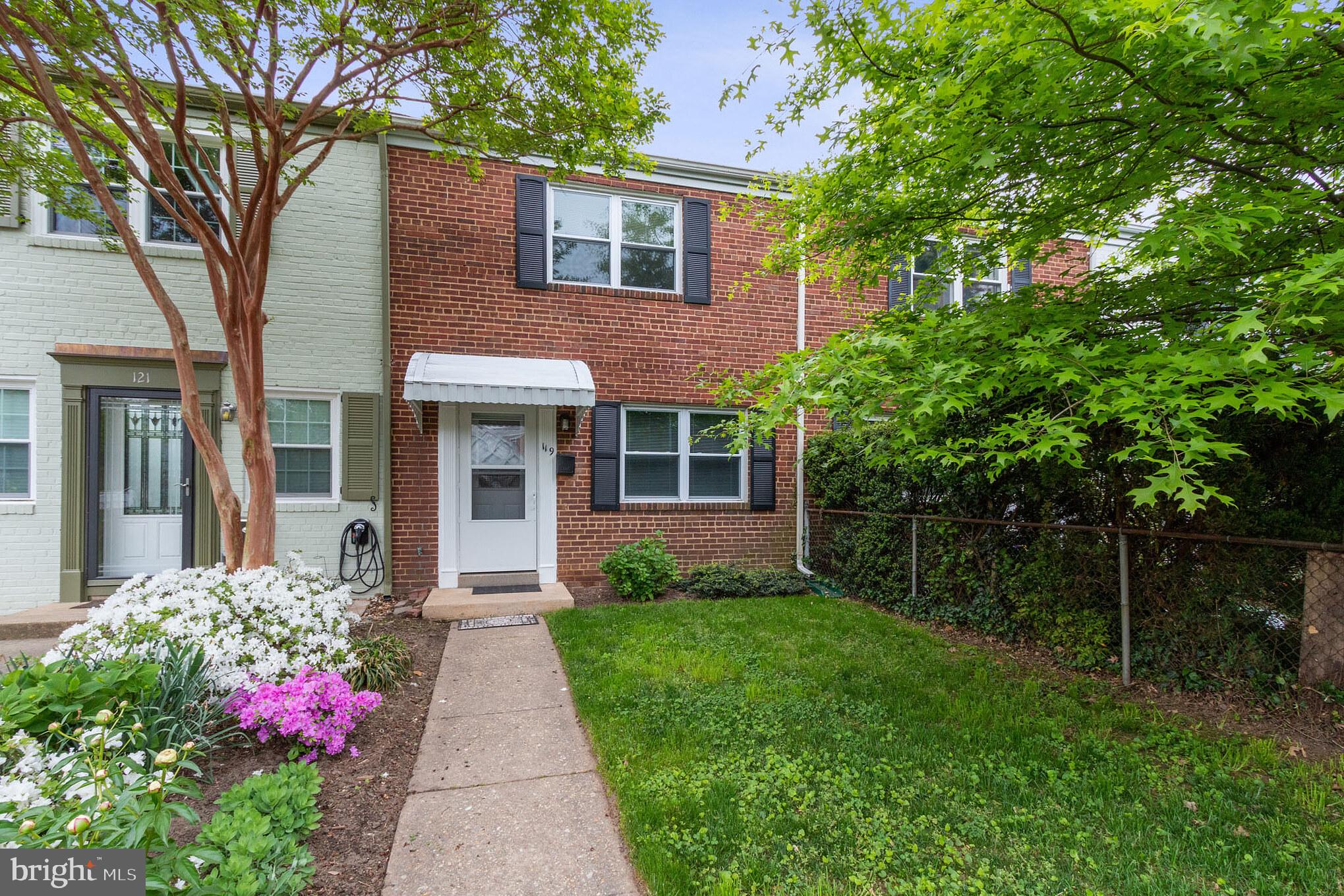 ROSEMONT - Residential Lease