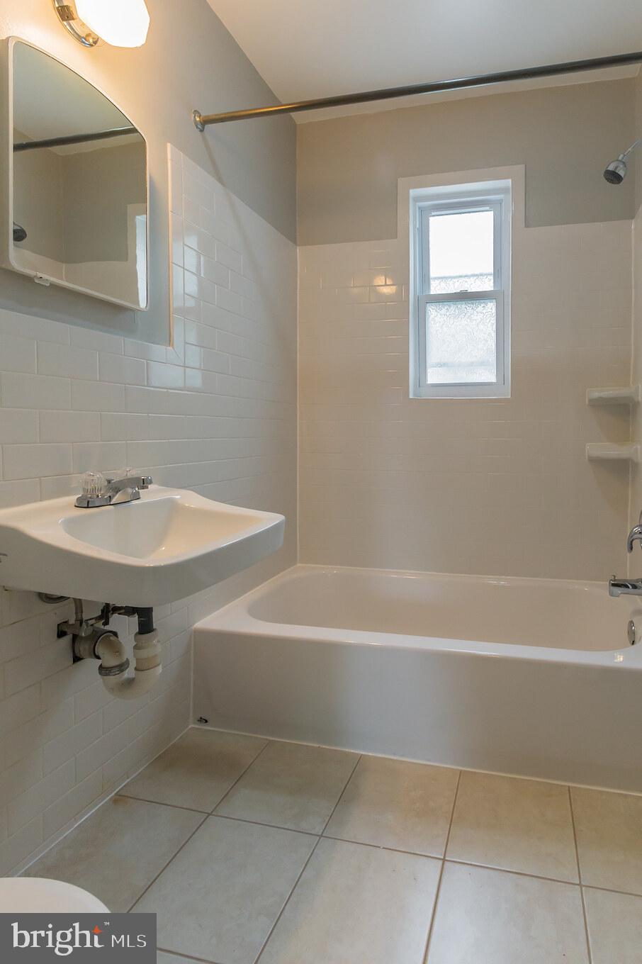 ROSEMONT - Residential Lease