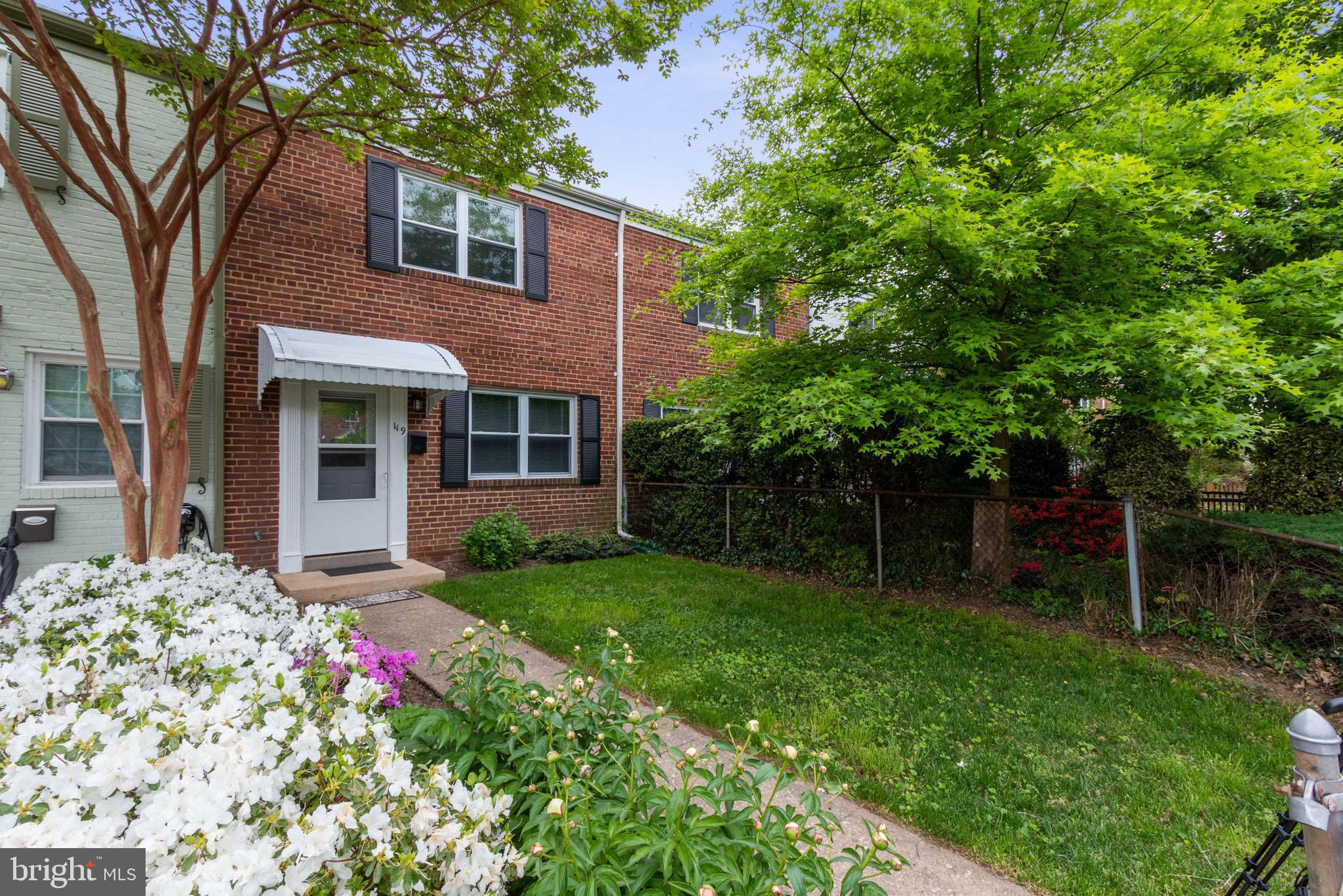 ROSEMONT - Residential Lease