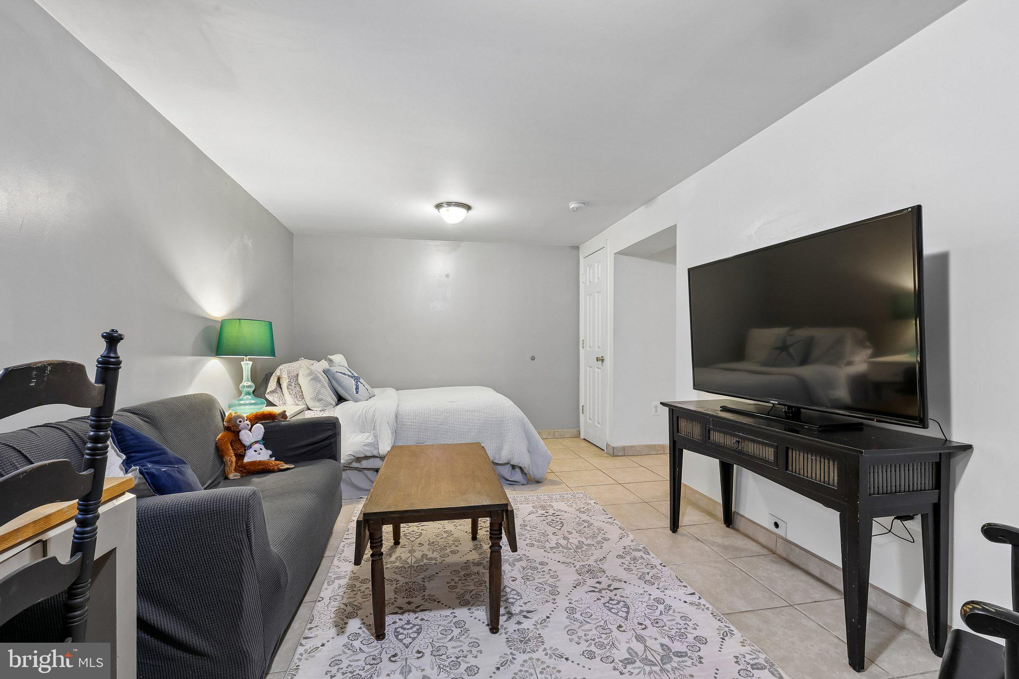 THOUSAND OAKS - Residential