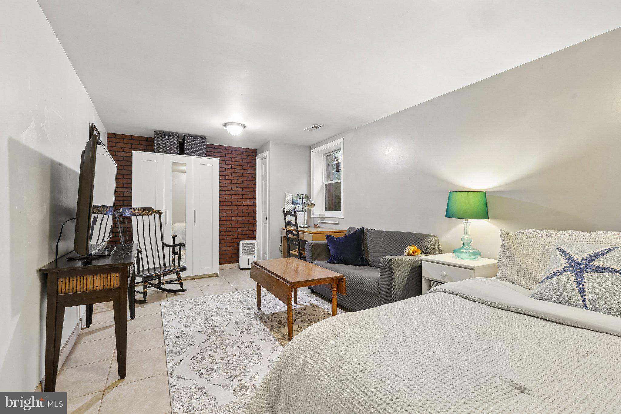 THOUSAND OAKS - Residential