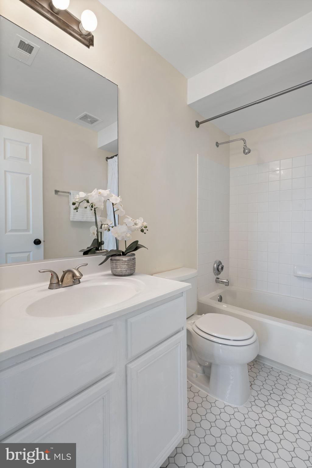 STRATFORD CONDOS - Residential