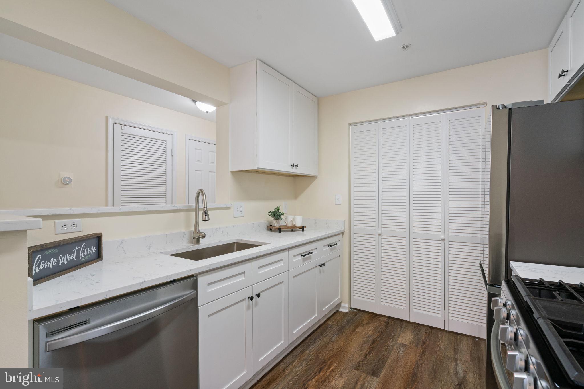 STRATFORD CONDOS - Residential