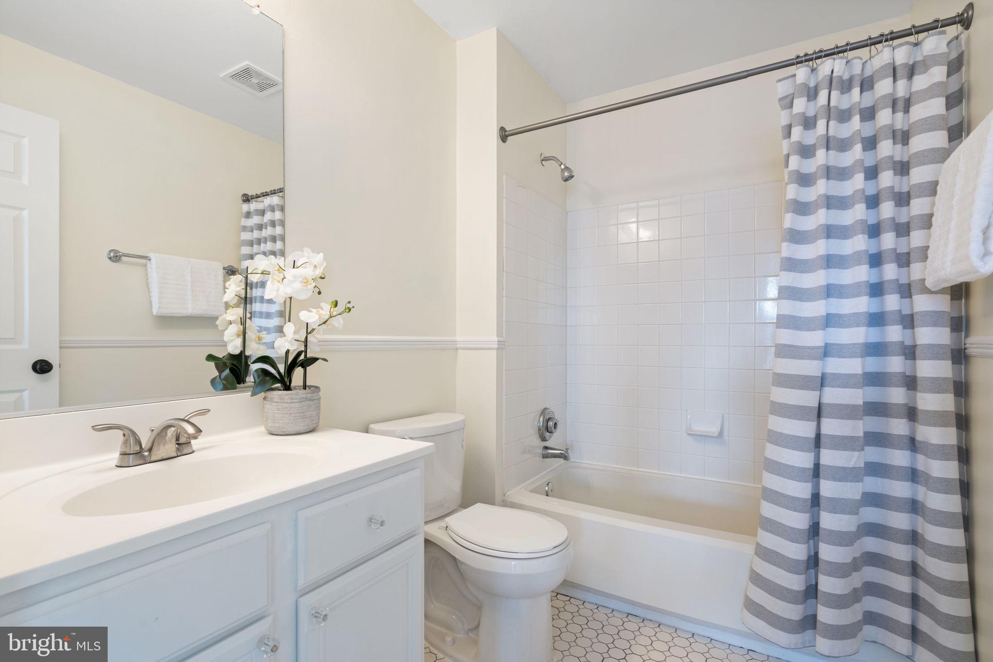 STRATFORD CONDOS - Residential