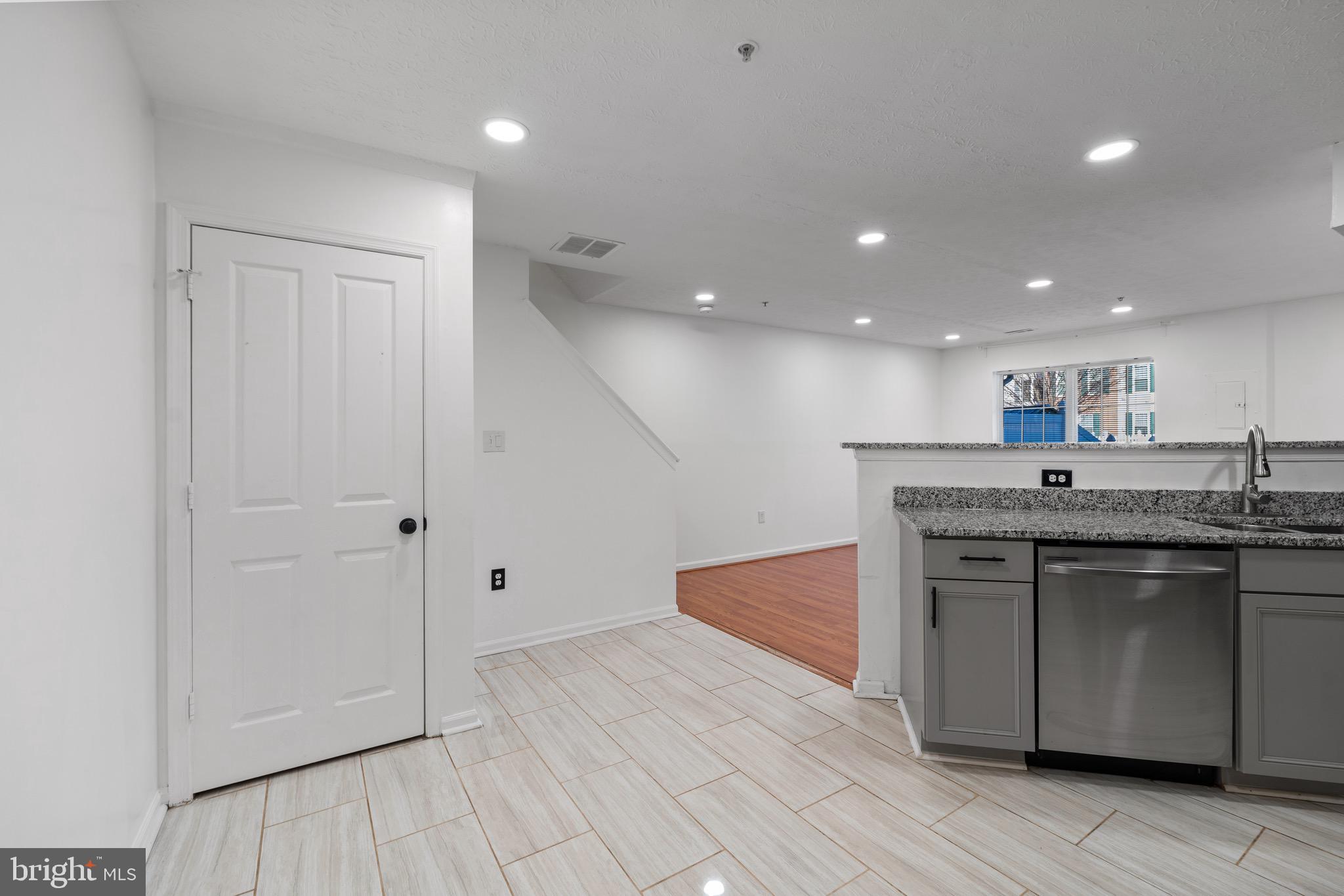 QUAIL RUN SOUTH - Residential Lease