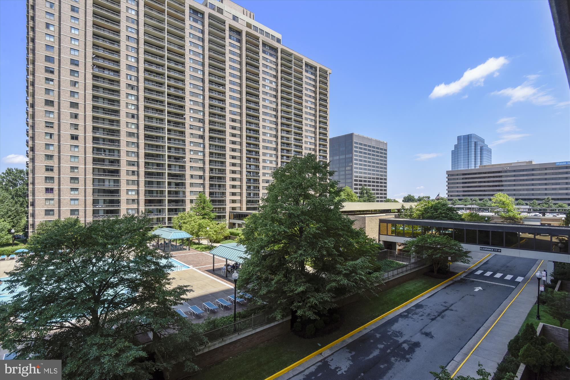 SKYLINE SQUARE CONDO - Residential