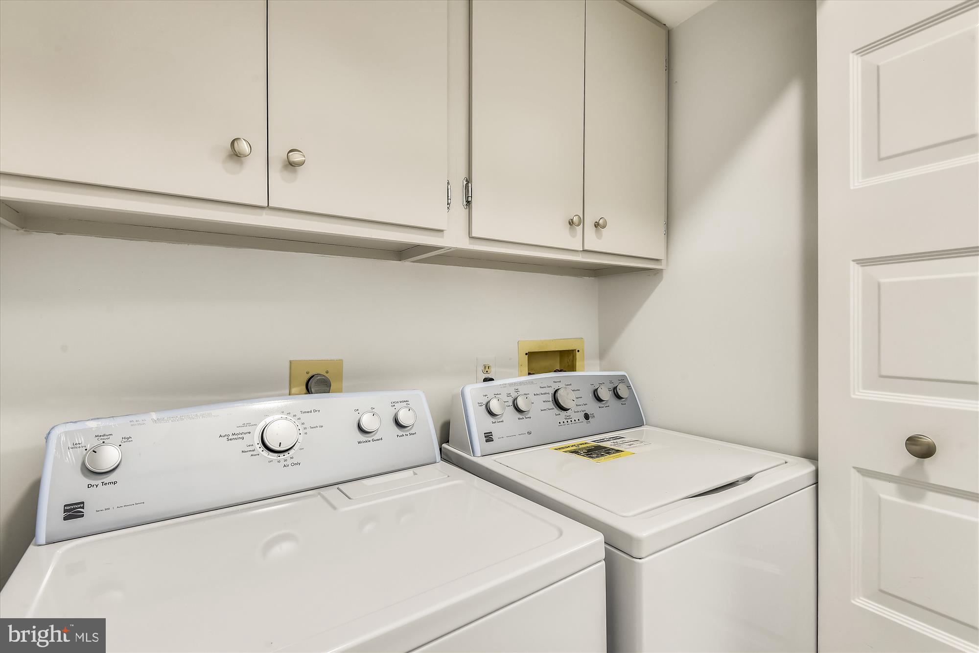 SKYLINE SQUARE CONDO - Residential