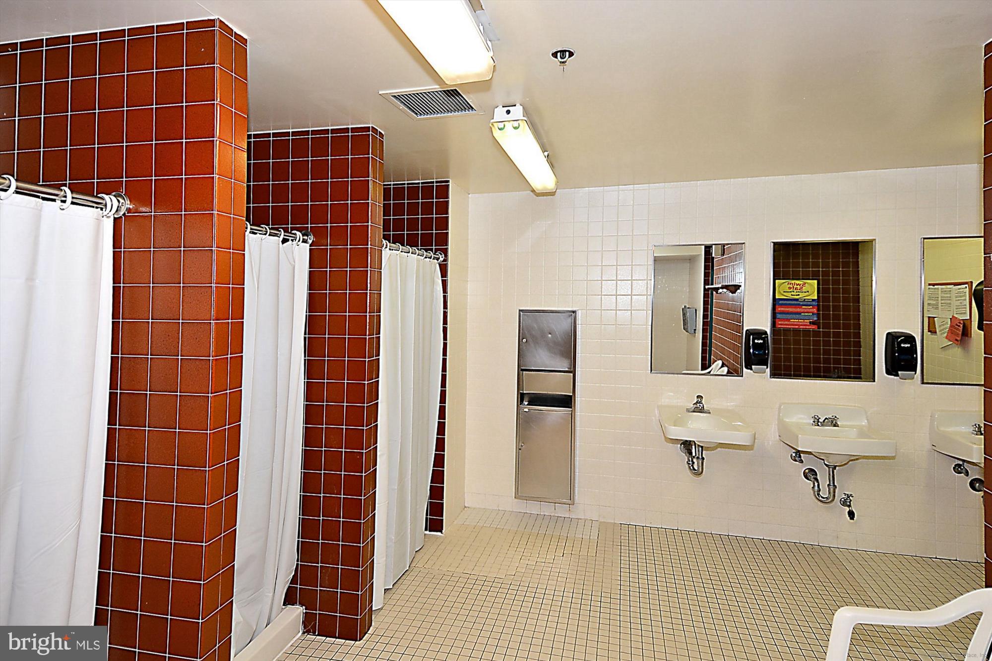 SKYLINE SQUARE CONDO - Residential