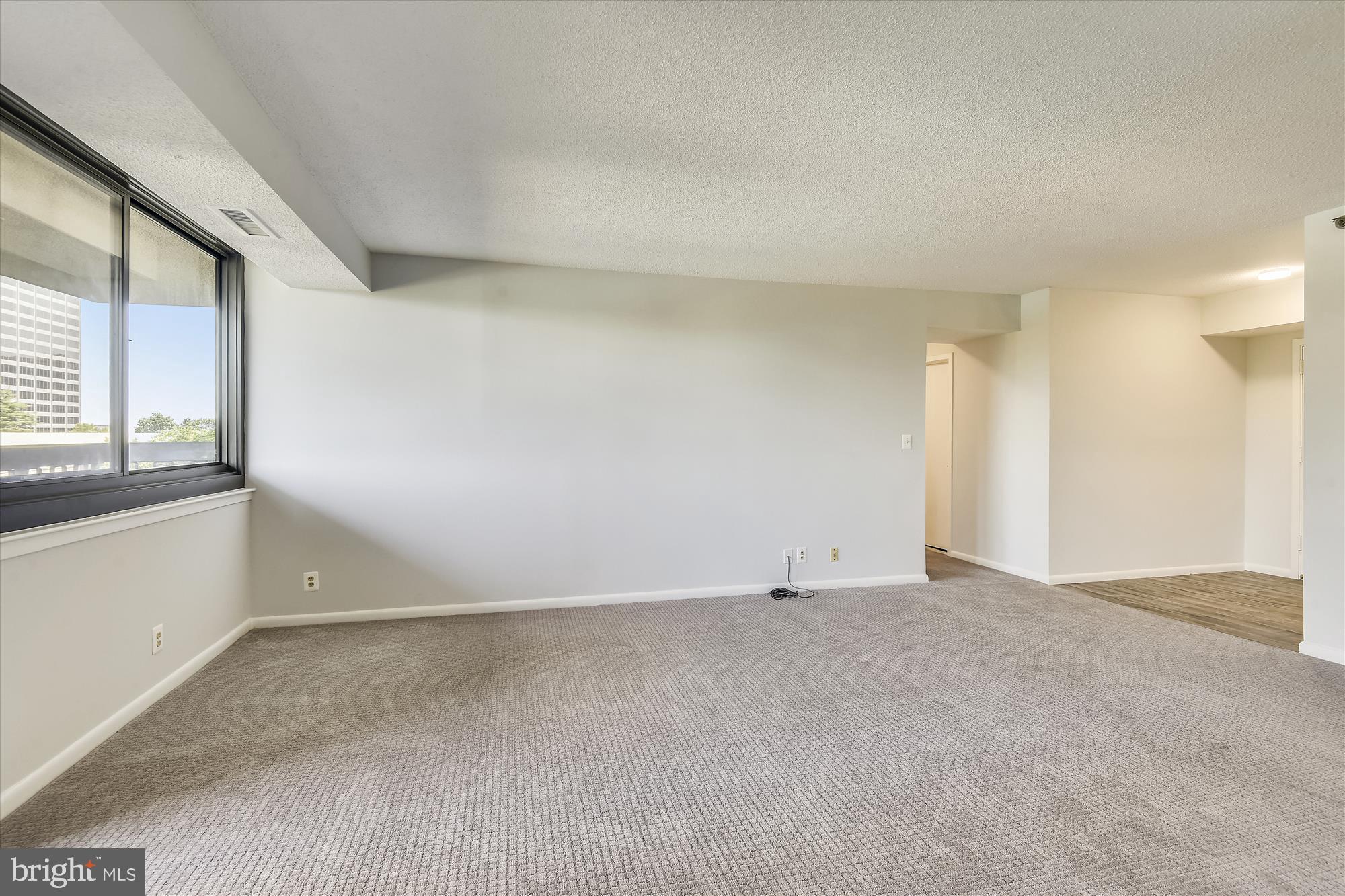 SKYLINE SQUARE CONDO - Residential