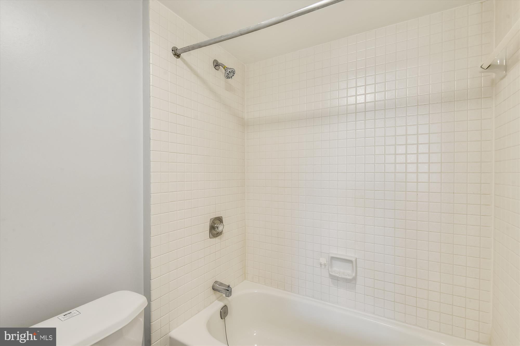 SKYLINE SQUARE CONDO - Residential