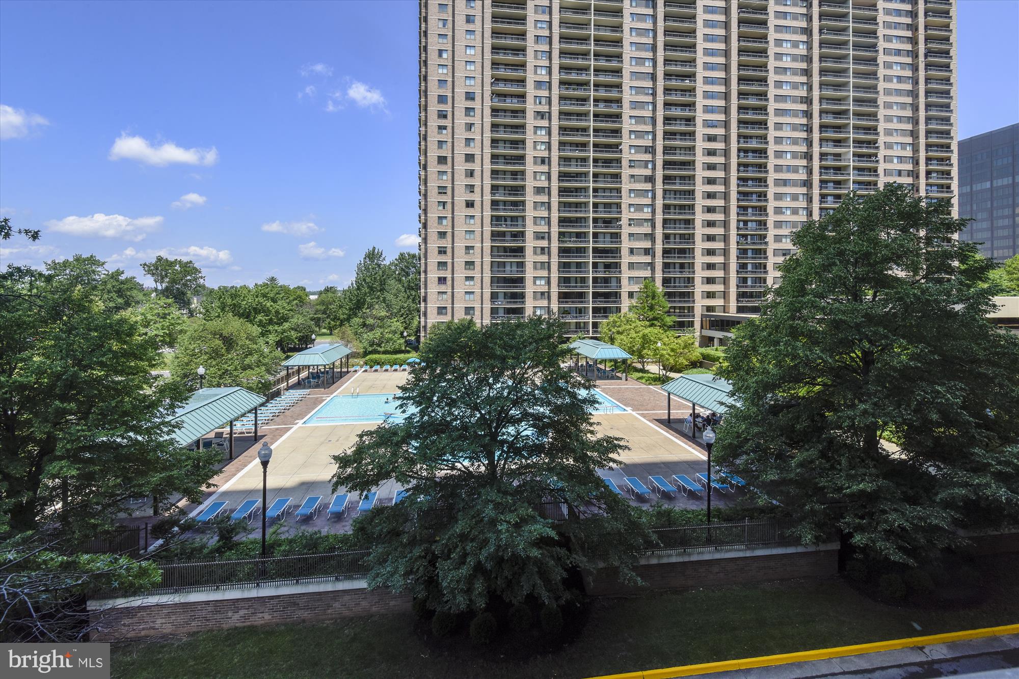 SKYLINE SQUARE CONDO - Residential