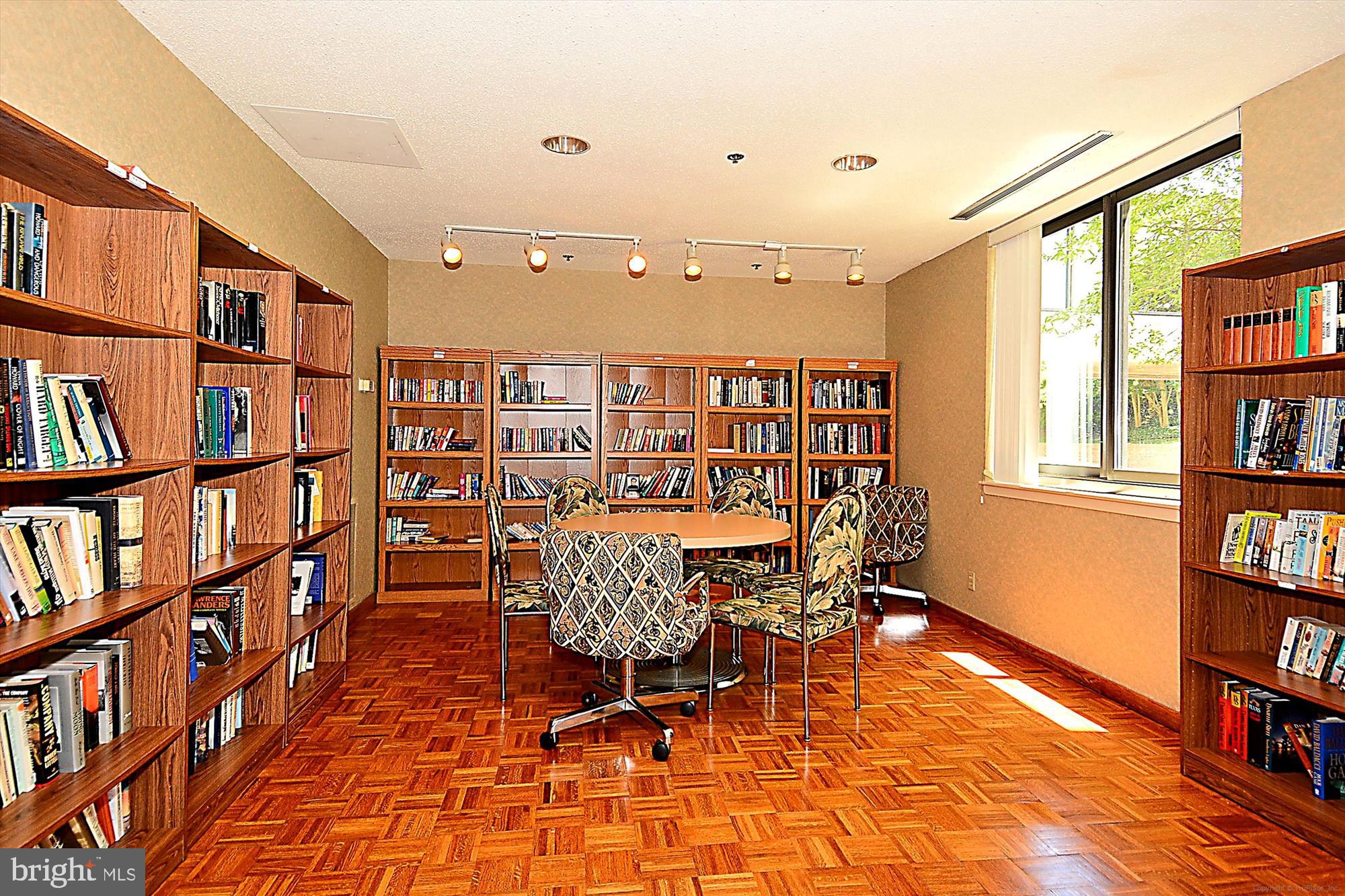 SKYLINE SQUARE CONDO - Residential